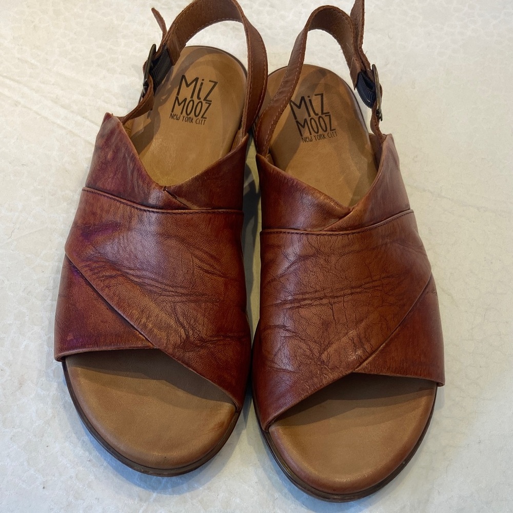Miz Mooz Women's Tan Leather Sandals
Size 40